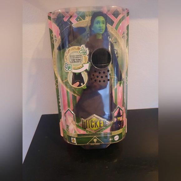 Mattel Wicked Elphaba Doll - Picture 4 of 10